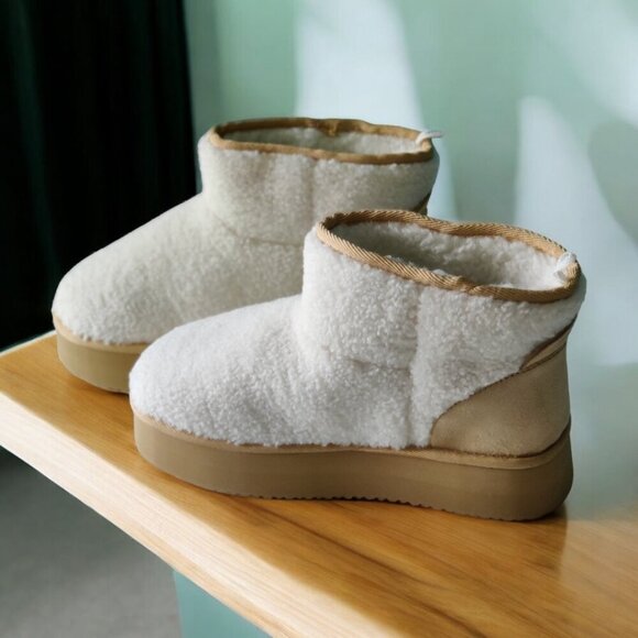 NEW!! - AMERICAN EAGLE Cozy Platform Booties - SIZE 8 - Picture 4 of 7